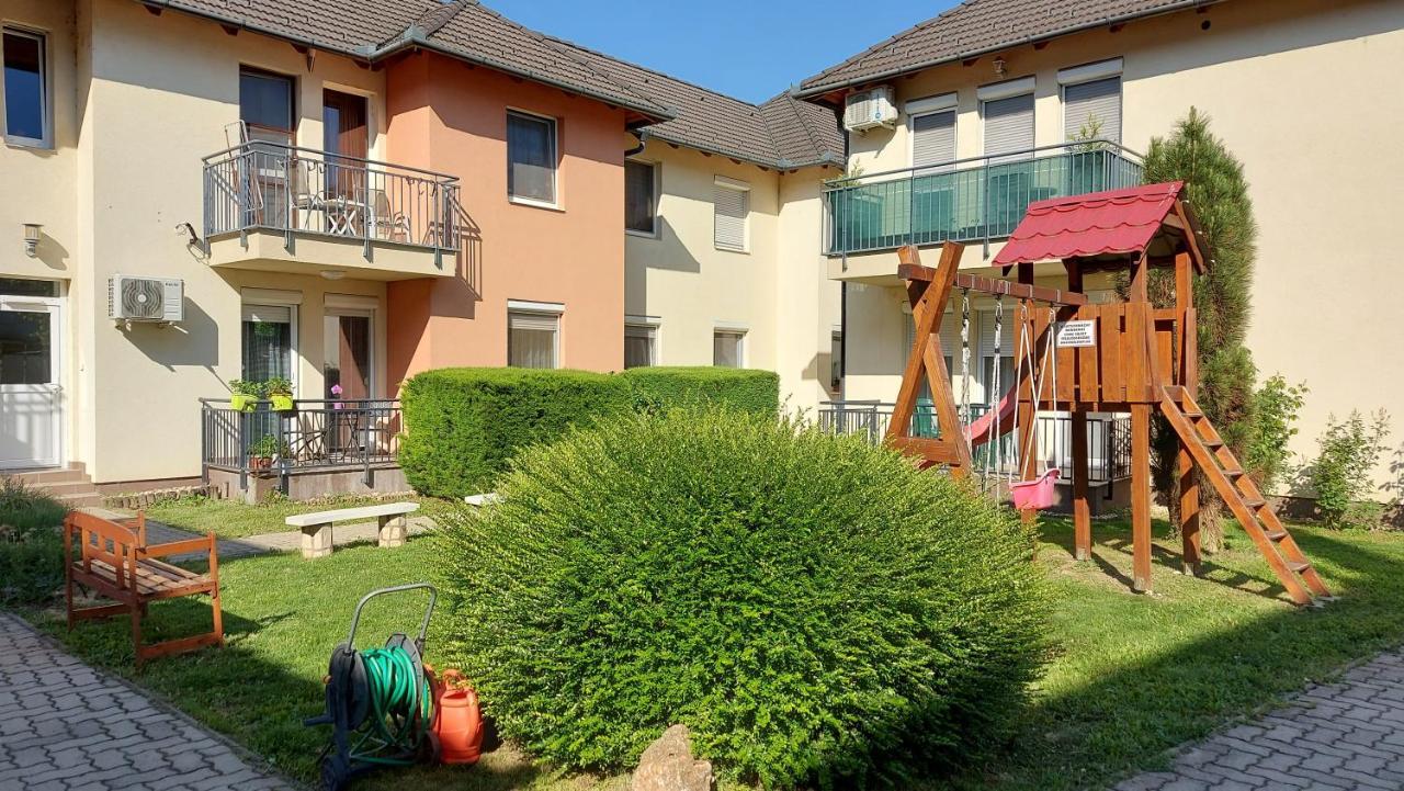 Amulett Suite Apartment Hajdúszoboszló Exteriör bild